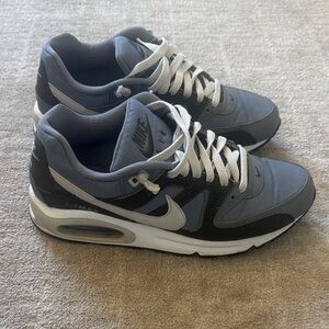 Nike Men’s Grey and White Air Max Style Sneakers